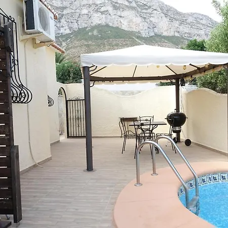 With Private Pool In El Montgo, Сasa de vacaciones
