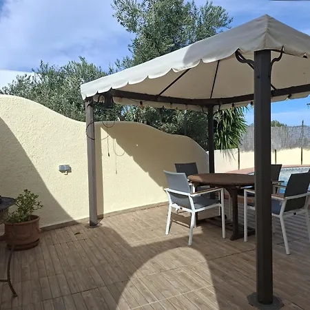 With Private Pool In El Montgo, 別荘 デニア