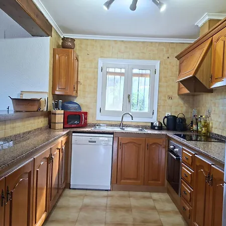 With Private Pool In El Montgo, בית נופש