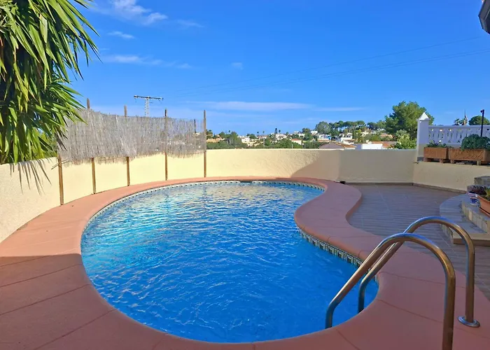 With Private Pool In El Montgo, דניה